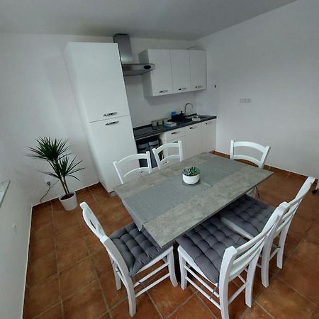 Apartma Sandi Шентили Екстериор снимка