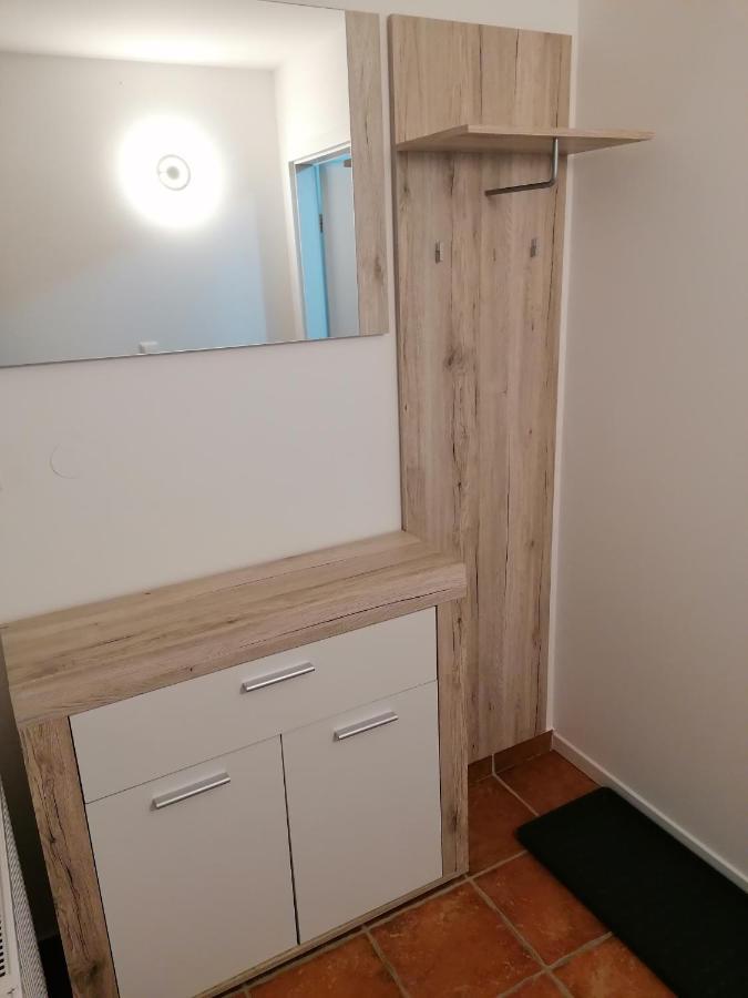 Apartma Sandi Шентили Екстериор снимка